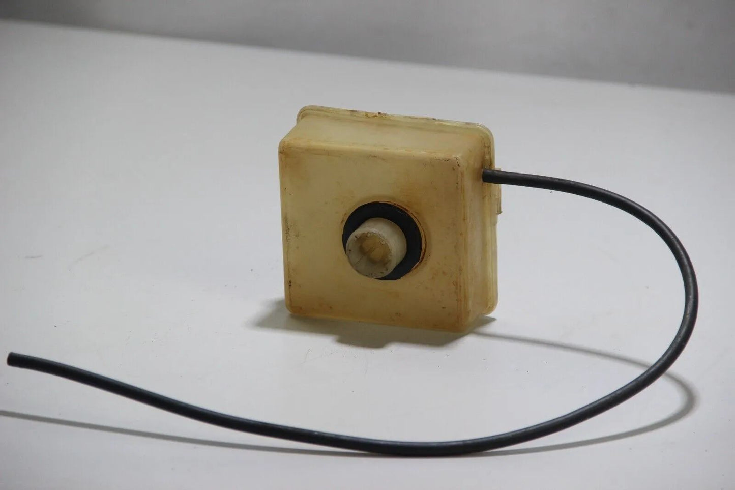 BMW E30 320 325 M3 Batterieüberlauf battery overflow 1374963