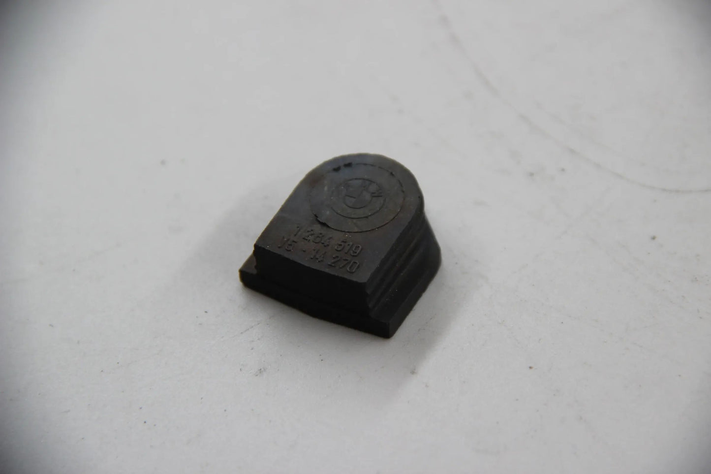 Original BMW E21 320 323i E30 E12 E28 E34 Z1 Verschlussstopfen NOS 11331264519