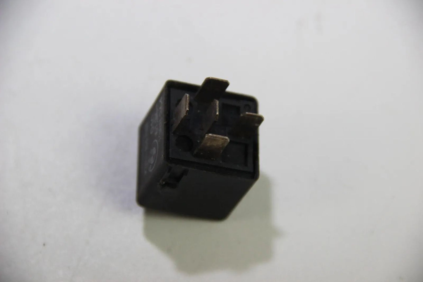 Original BMW E30 E46 E34 E32 E31 Relais Doppelschliesser schwarz  61361388364