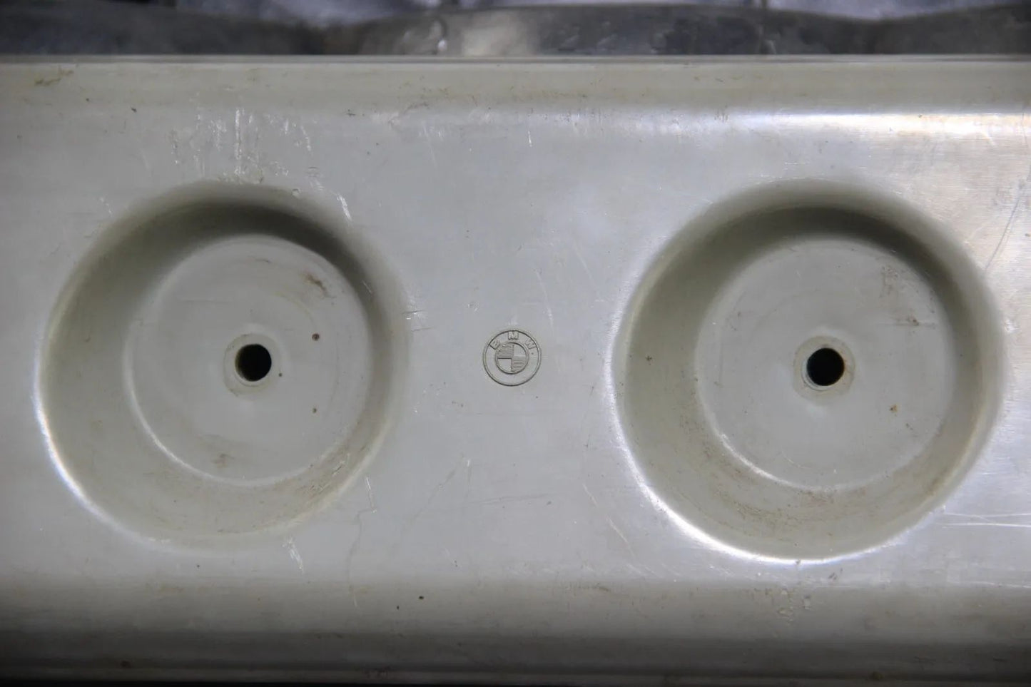 BMW E12 Lampenträger Chrom Rahmen Dichtung Heckleuchte rechts