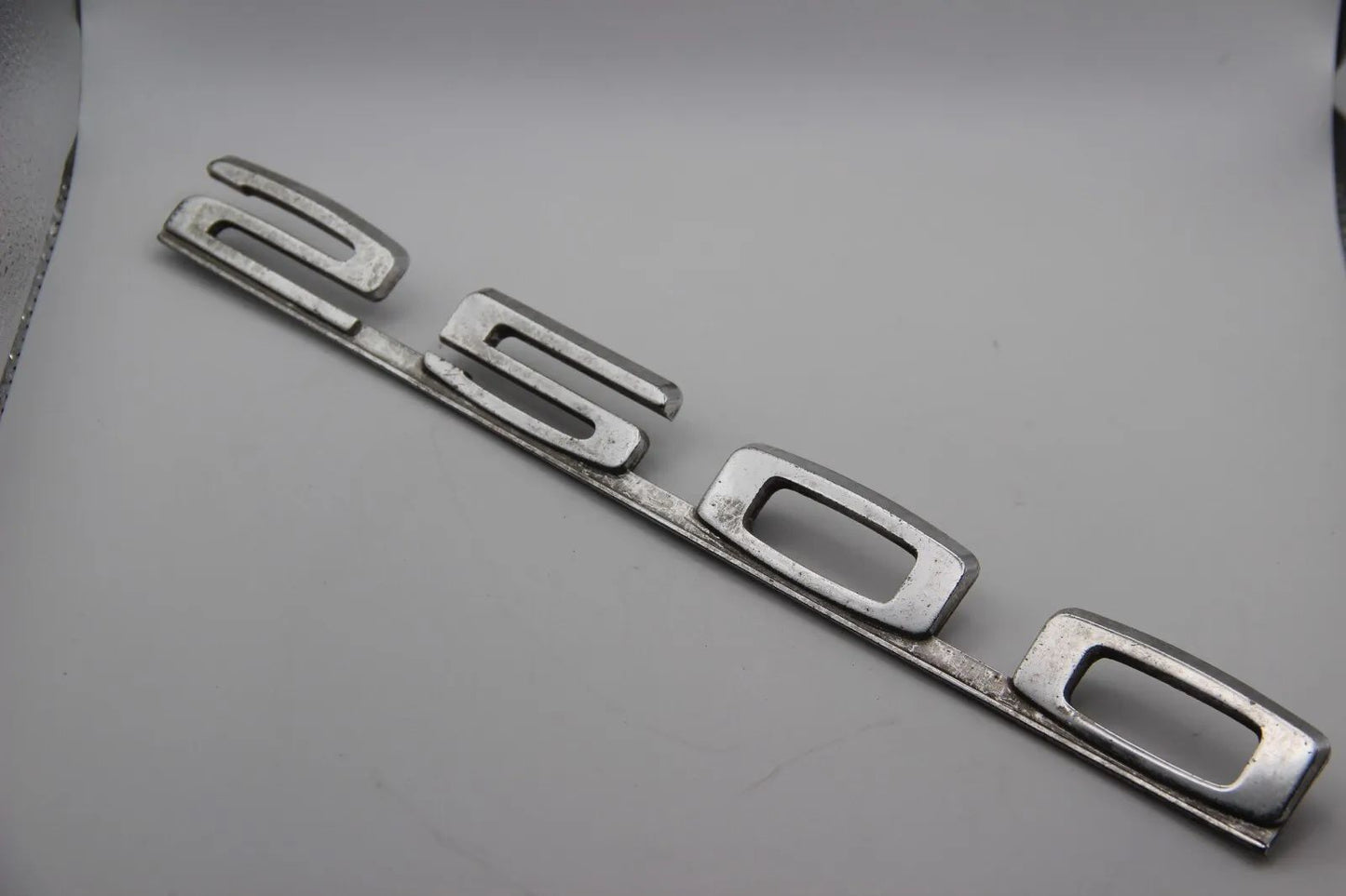 Original BMW E9 E3 2500 Modellbezeichnung Emblem Badge Schriftzug Typenschild