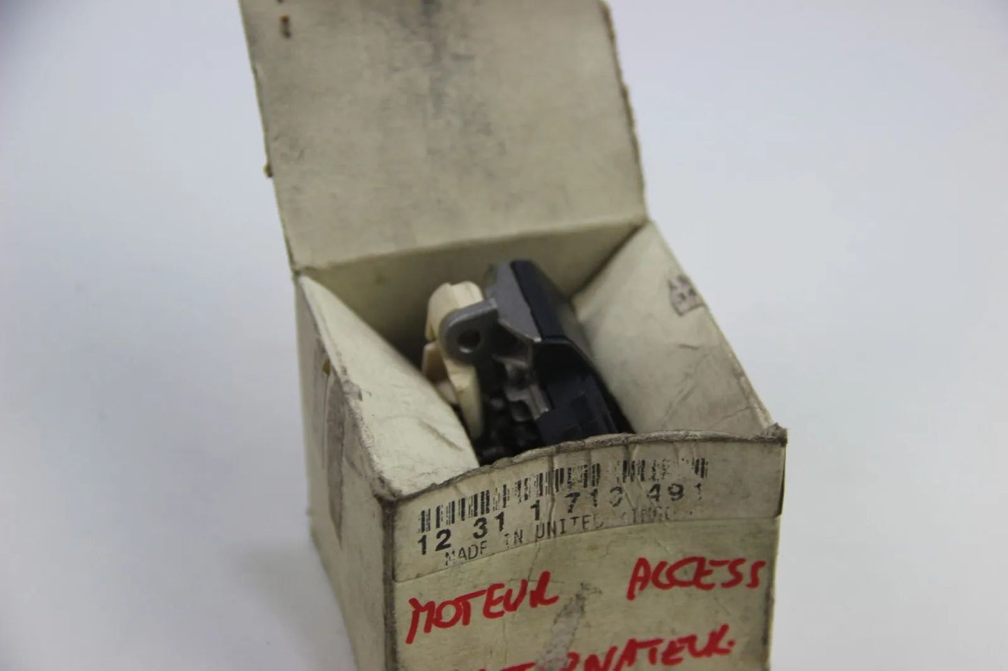 NEU NEW BMW 12311713 BOSCH 1 197 311 545 Lichtmaschinenregler Alternator