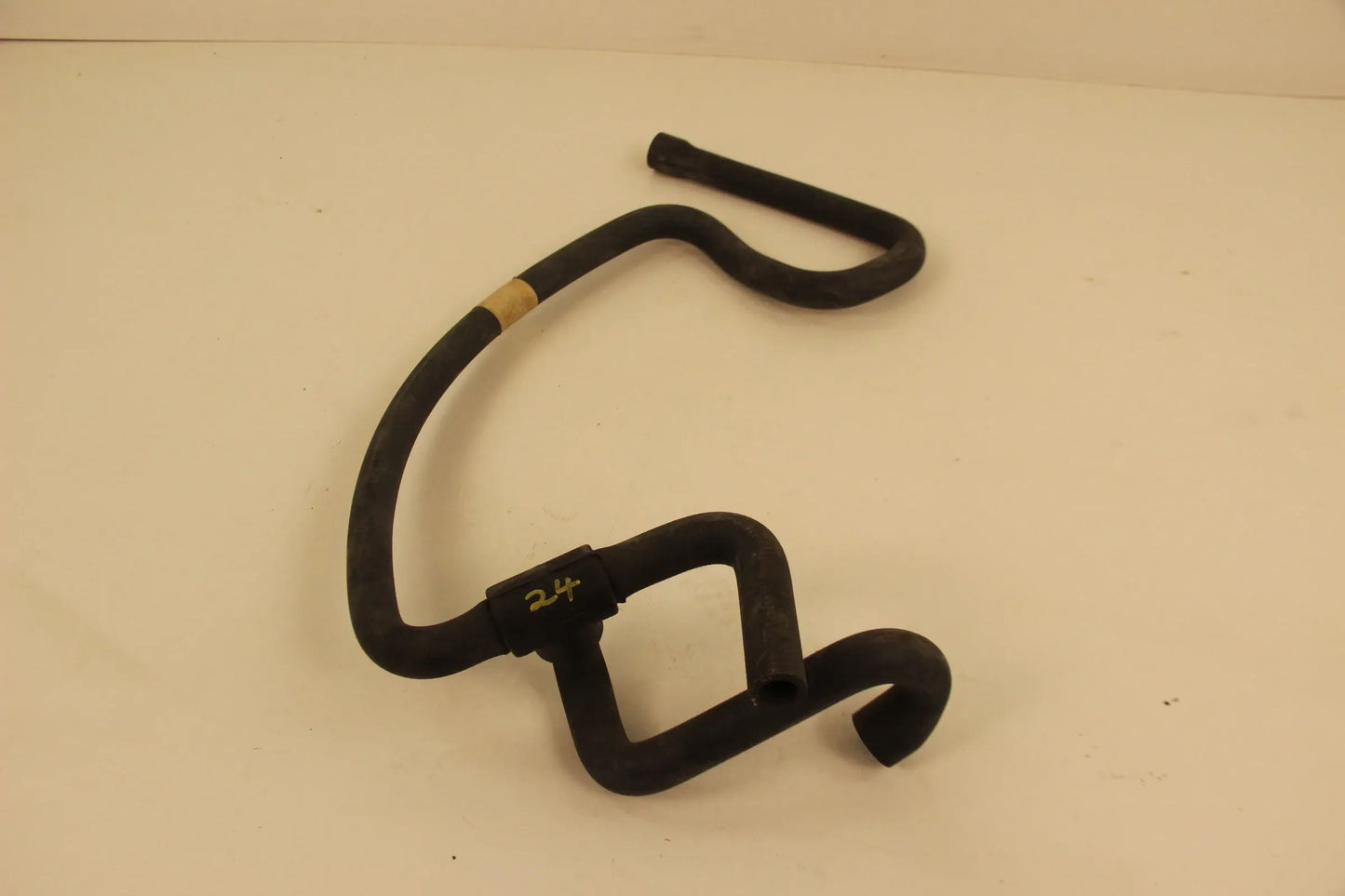 Orig BMW E34 524td M21 M51 525tds Schlauch Heizkörper-Motorrücklauf 11532241852