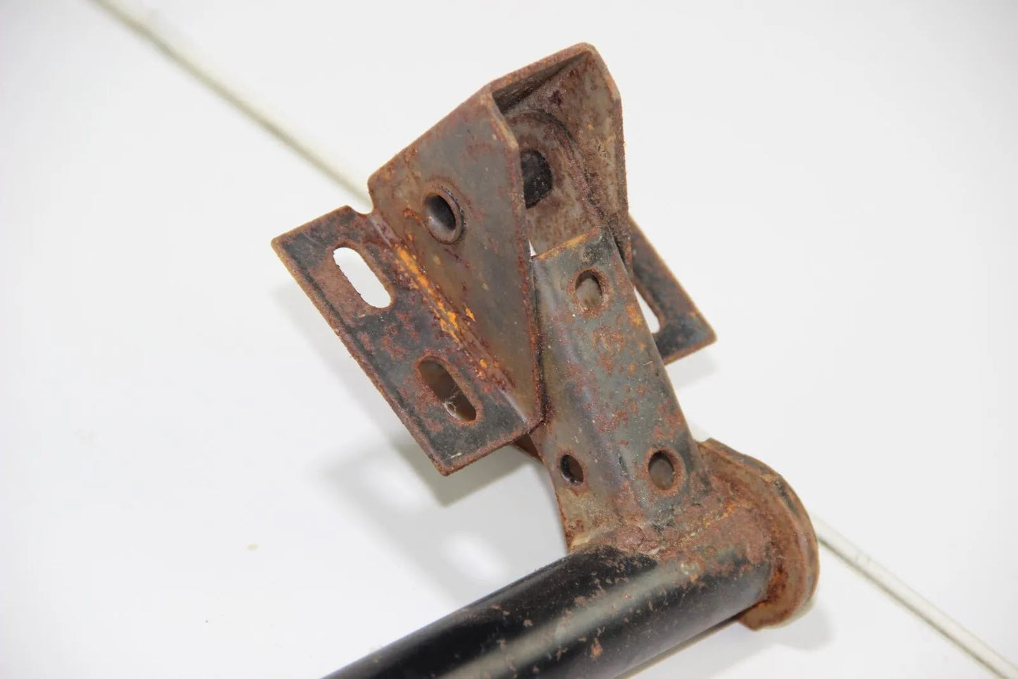 Original BMW E12 Motorhauben Scharnier Gelenk NOS NEU 41611820579