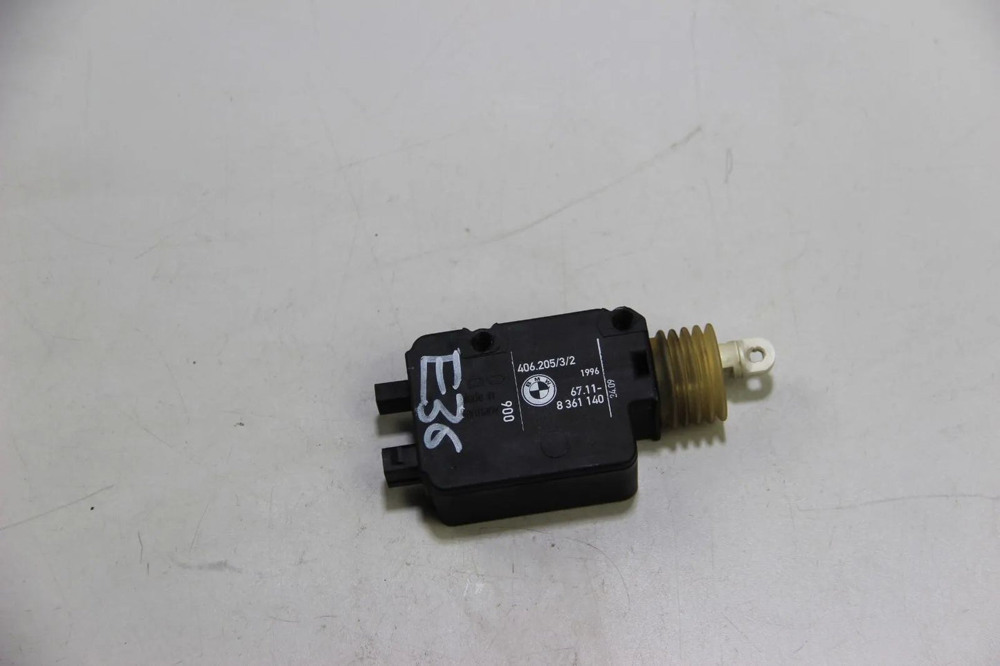 Original BMW E36 Stellmotor Zentralverriegelung ZV Tankklappe 6711 8361140