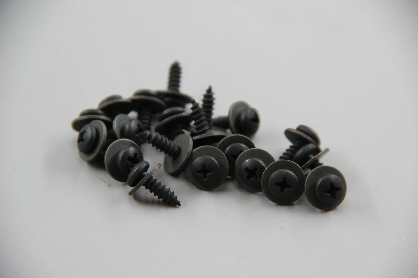 Original BMW E30 E12 E24 E23 E31 20x Linsenblechschraube ST4,2X13-Z2 07119907939