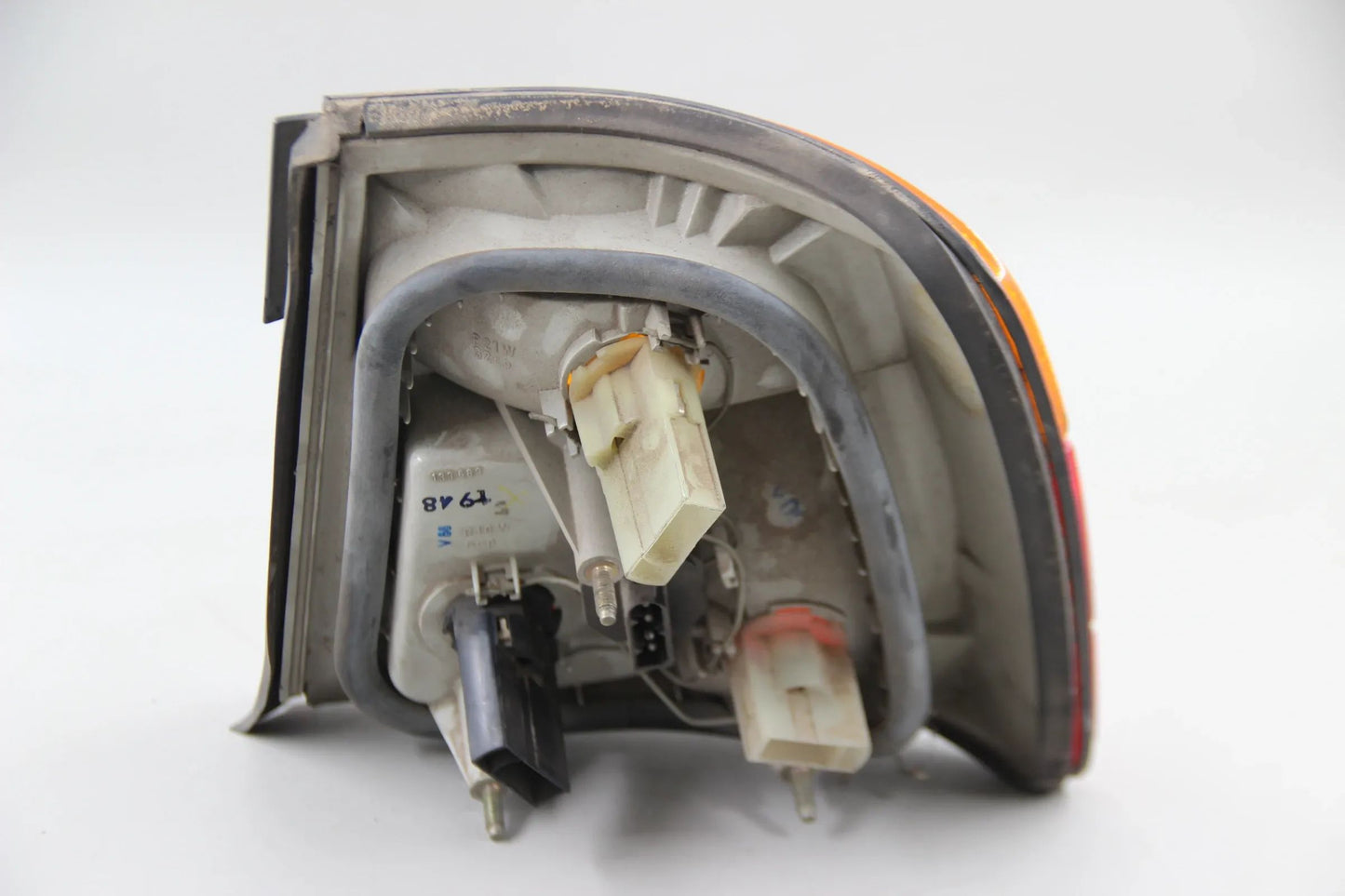 Original BMW E39 E34 Heckleuchte außen links 133689