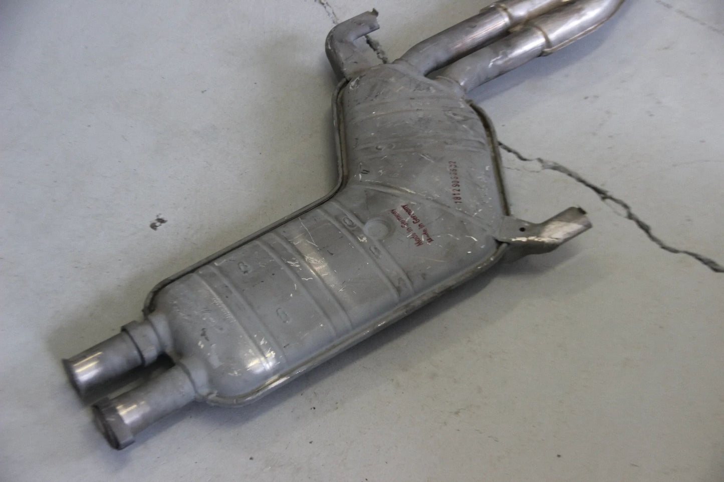 Original BMW 7er E32 730i M30 735i M30 Limousine Mittelschalldämpfer 18129068602