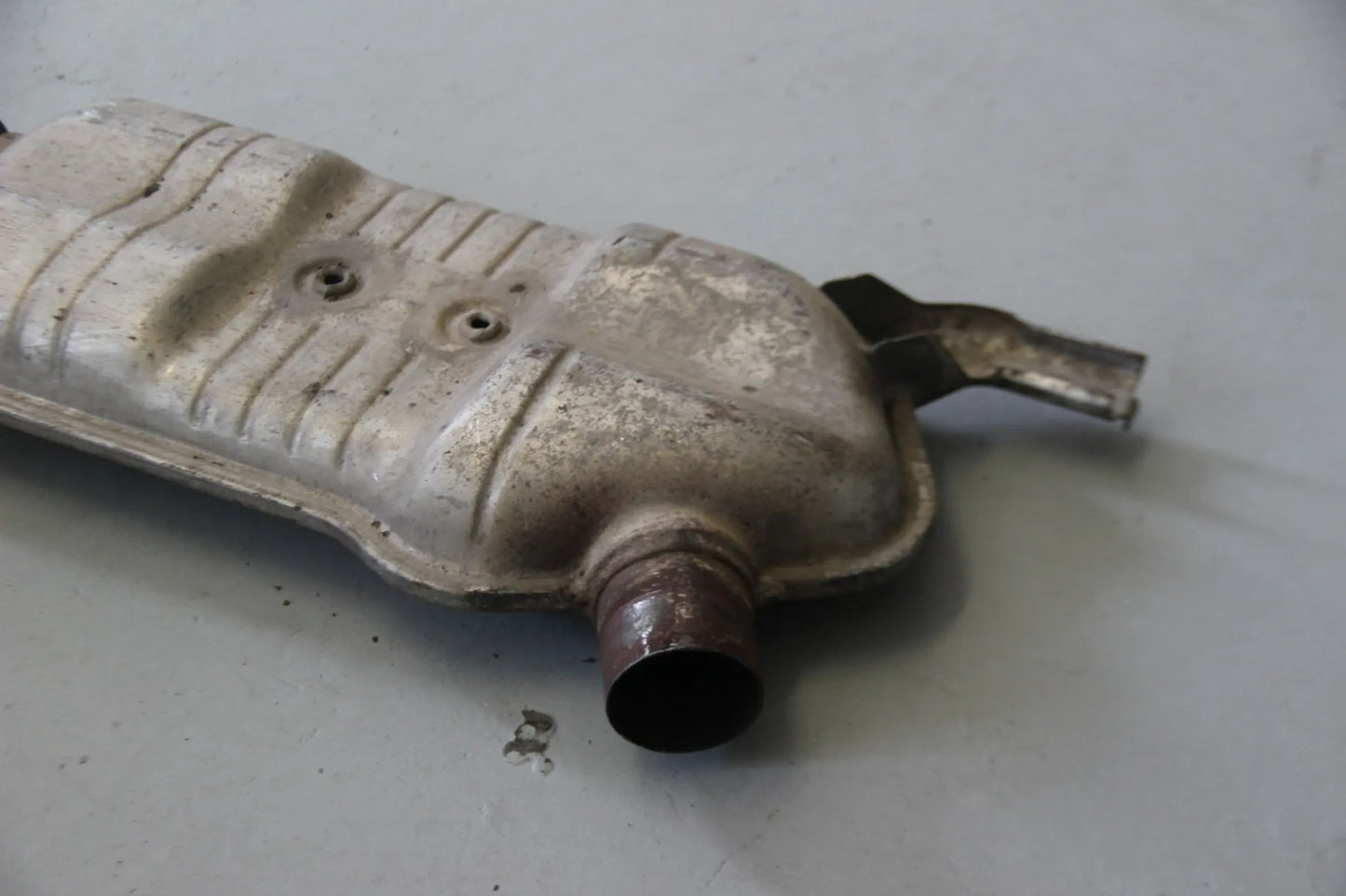 Original BMW E34 520i M50 Limousine Touring Mittelschalldämpfer 18121723507