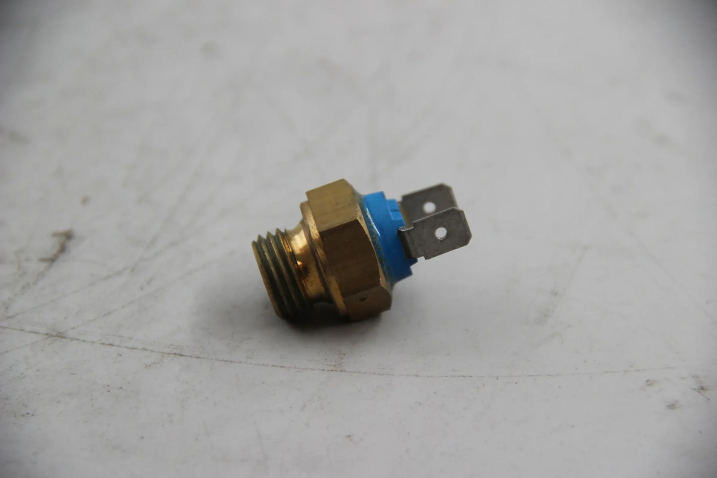 Original BMW E21 E30 318i E12 E28 Temperaturschalter 17CEL NOS NLA 12631279721