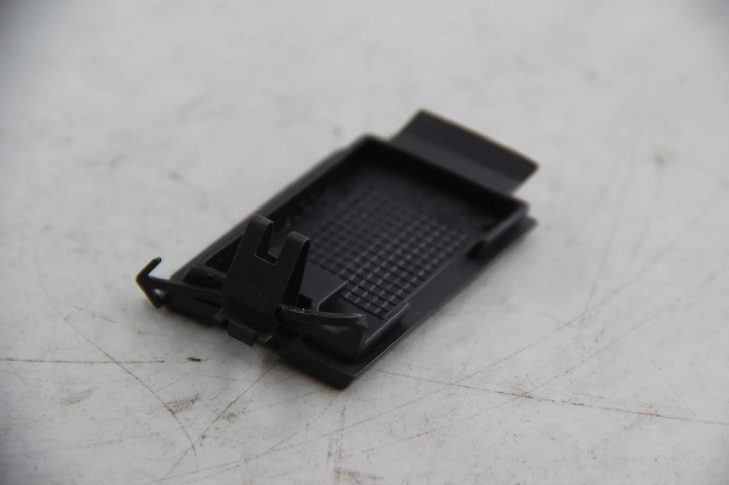 Original BMW E36 316i 318i-328i Klappe Abschleppöse dunkelgrau 51128119217