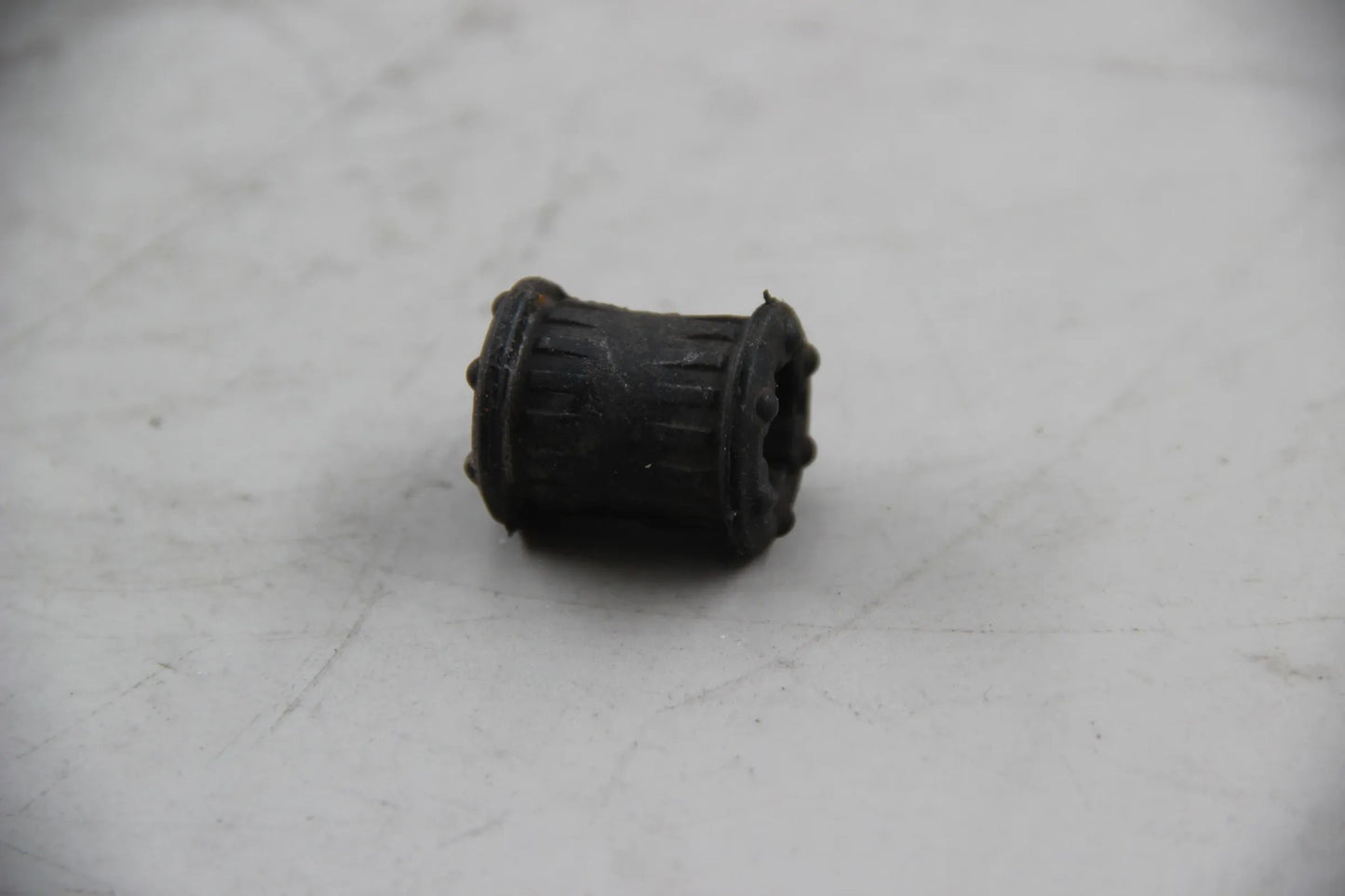 Original BMW E28 518i-535i M5 E24 E23 Z1 Lagerbuchse rund L=26MM 25111220832