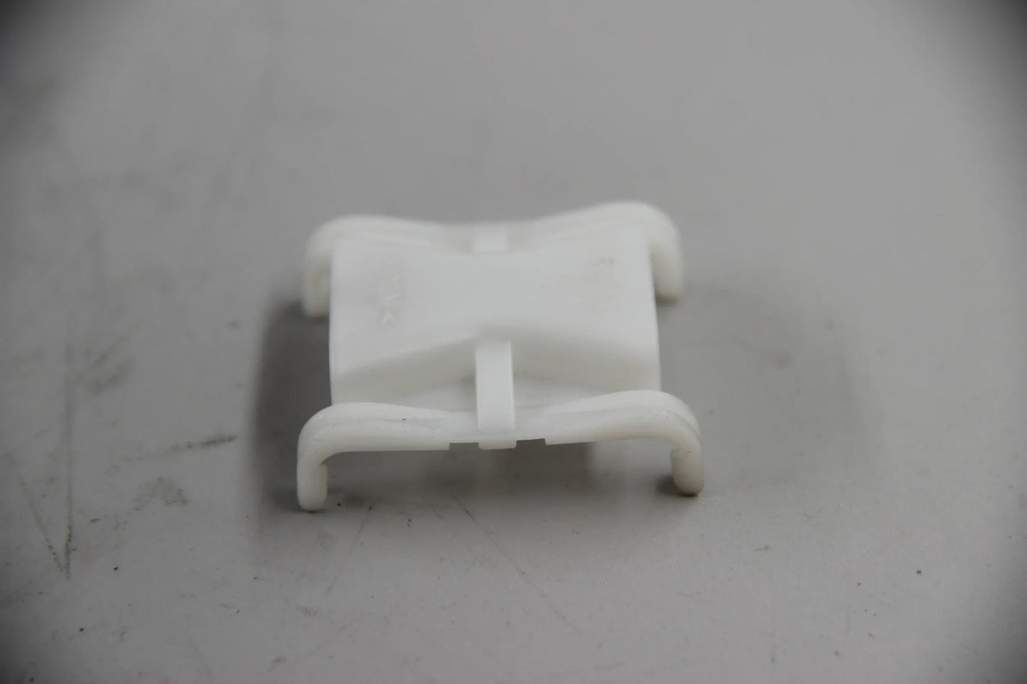 Original BMW E39 520i 523i 525i-540i M5 E38 728i-750i L7 Clip 51328164788