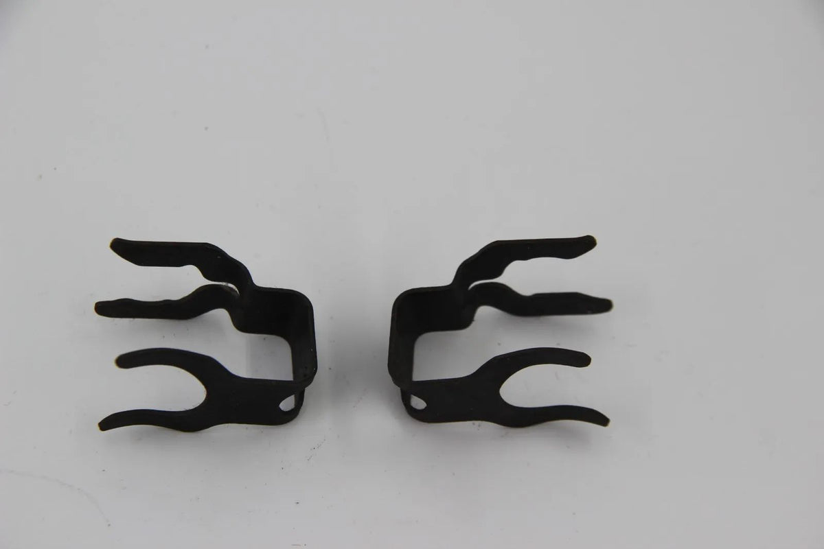 Original BMW E21 E30 E12 E28 E34 Z1 Klammer  Ventilsteuerung 2x  11331280933