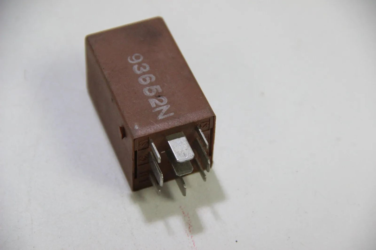 Original BMW E36 E34 E32 E31 Crash Alarm Relais Relay braun 61351384761