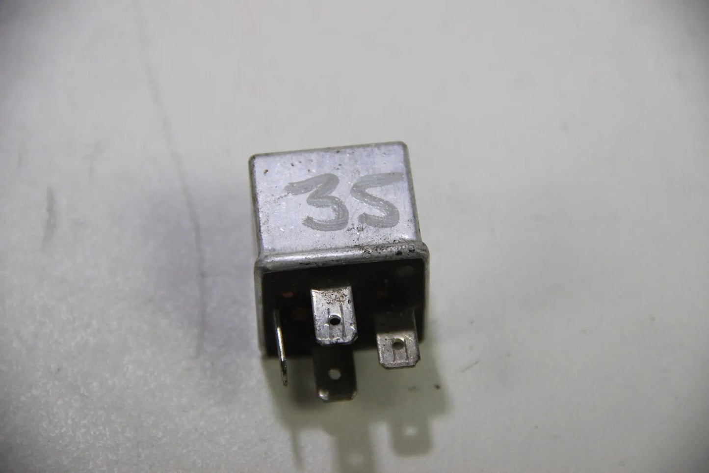 Original BMW E30 E28 E24 Diodenrelais Mehrzweckrelais Relay 61311373381