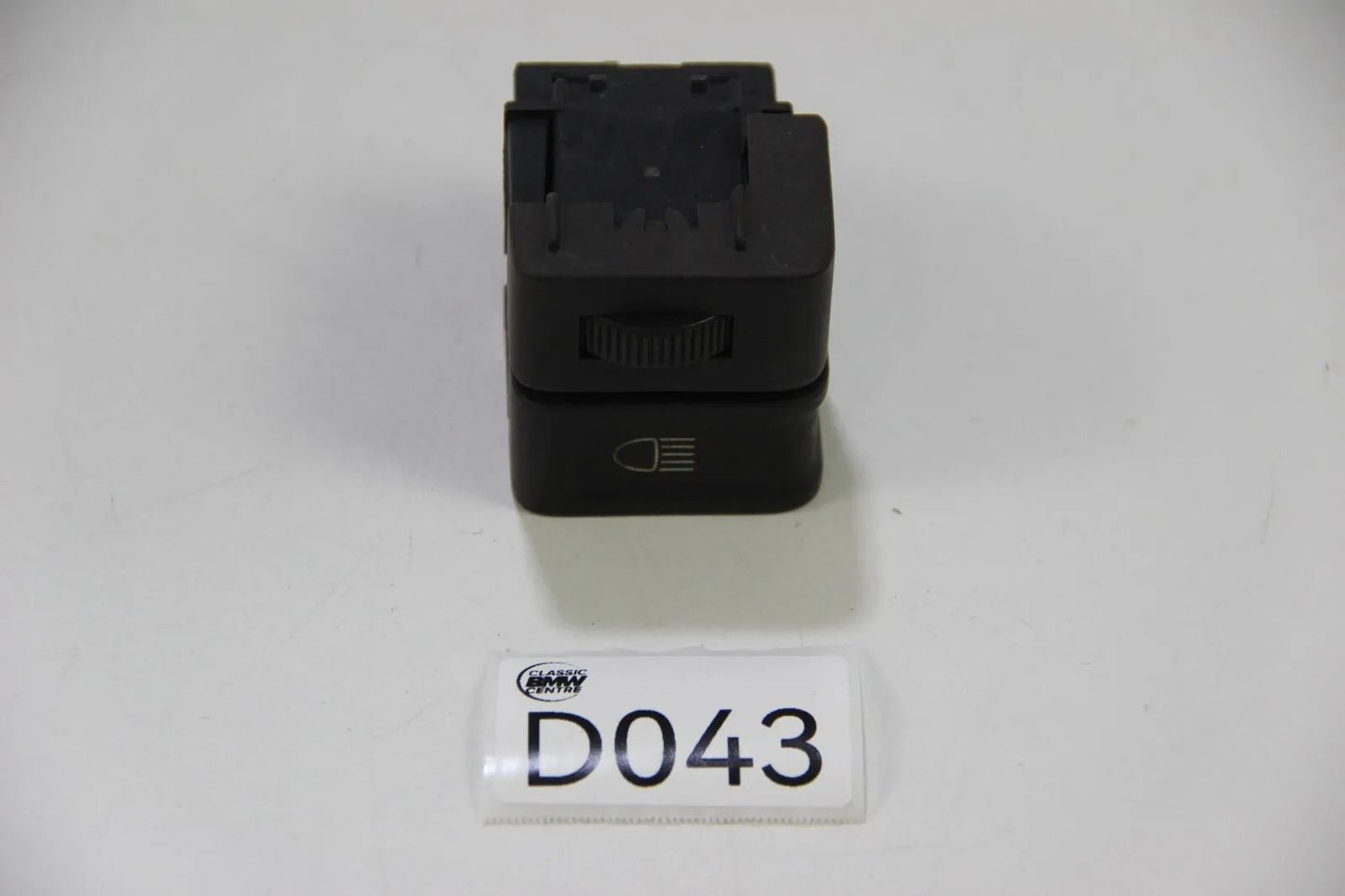 Original Audi Audi 80 coupe urquattro Lichtschalter negro braun 811941531