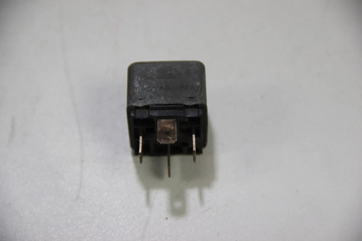 Original Bosch Relais Arbeitsrelais Steuerrelais Relay 12V 30A  0332014415