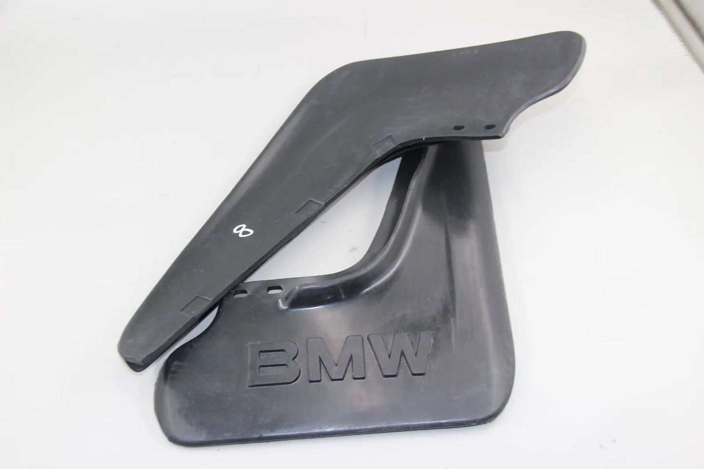 Original BMW E34 Limo/Touring Satz Schmutzfänger hinten NOS 72608102199