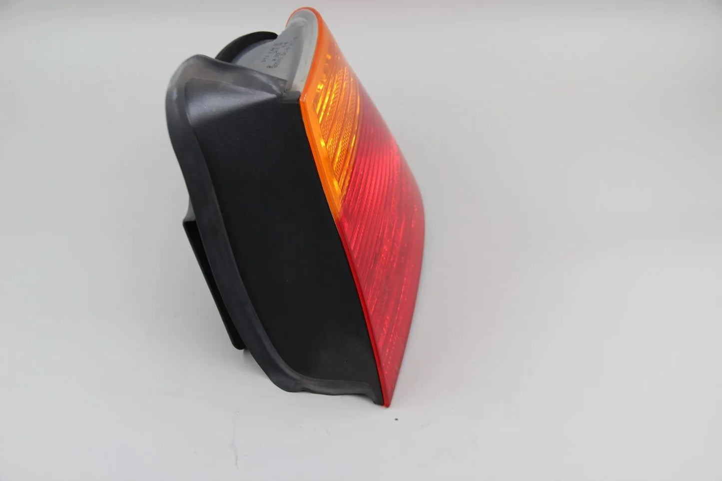 Original BMW E46 Coupe Heckleuchte Rückleuchte Seitenwand rechts  63218364726