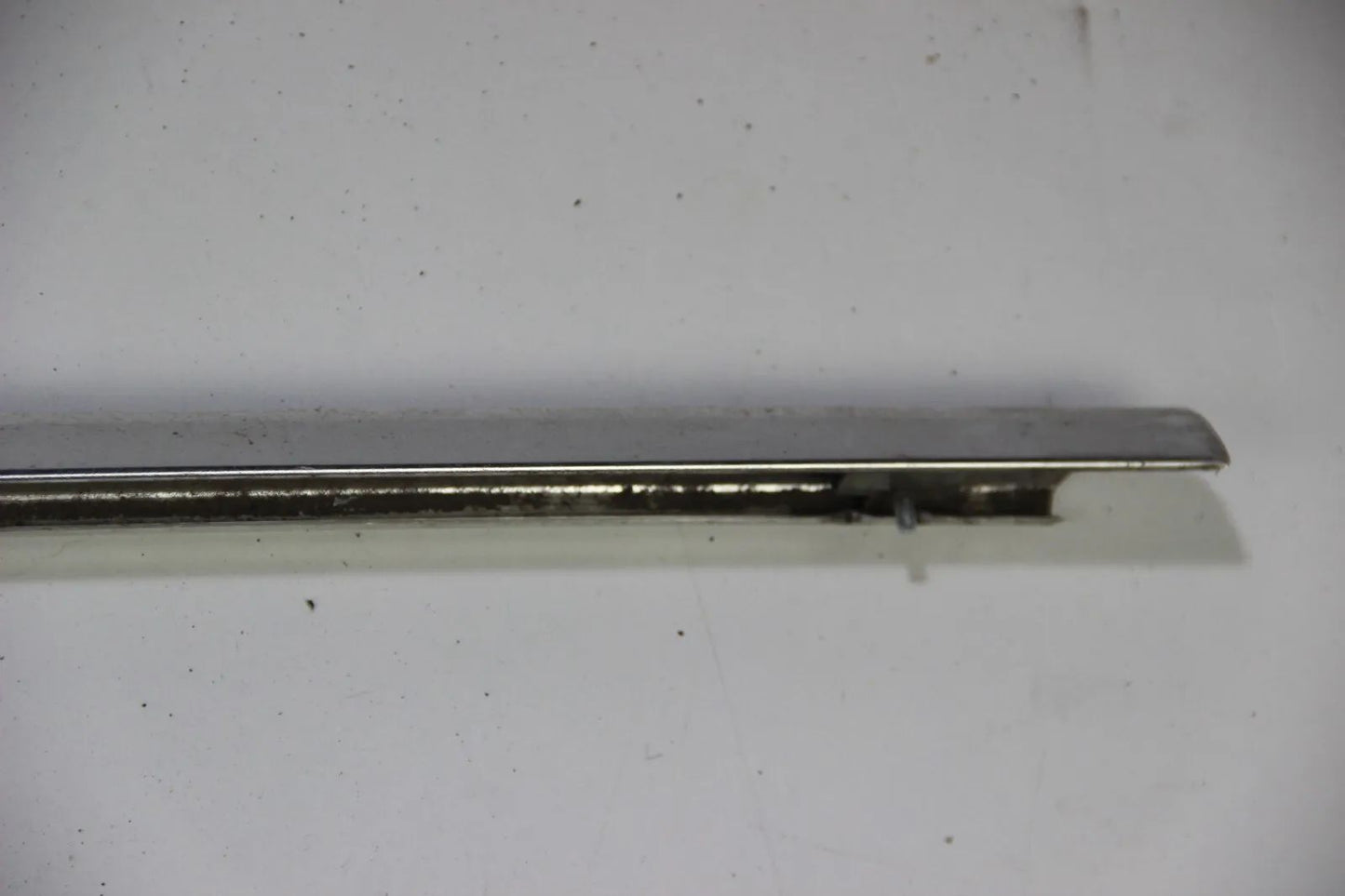 BMW E10 1502-1802 2002  bis 71' Chrom Leiste Abschlussblech hinten Rundleuchter