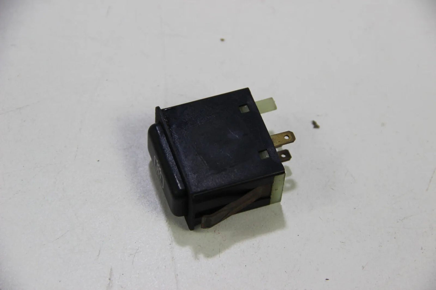 Original BMW E30 3er 316i-325i M3 Beheizte Heckscheibe Schalter Switch