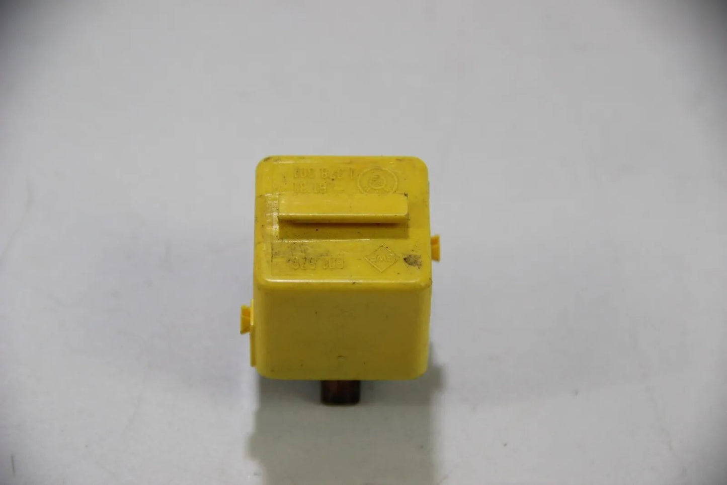 Original BMW E30 316i-325i M3 Relais gelb Relay yellow gelb Relais 1376301