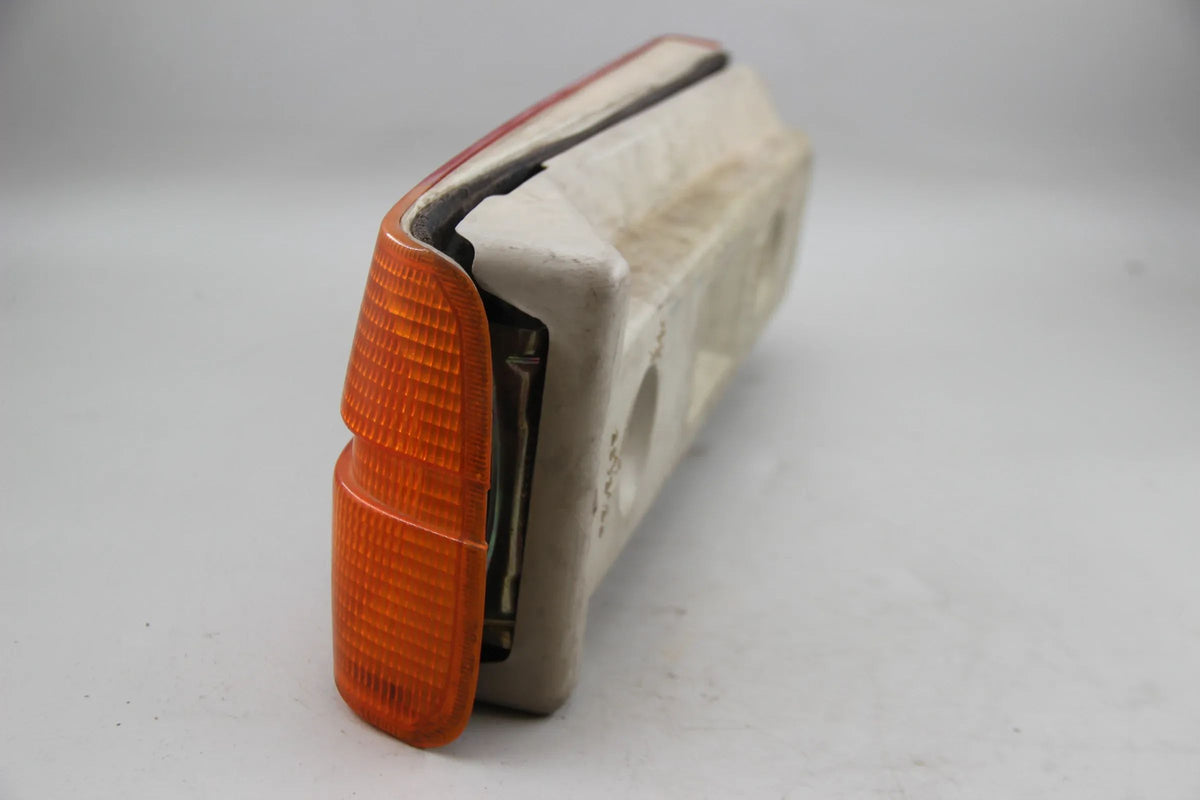Original BMW E30 318i 320i 323i 325i M3 Heckleuchte rechts 63211370682
