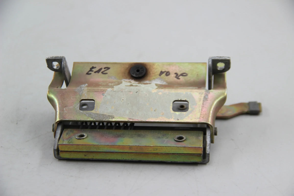 Original BMW E12 518-535i Grundplatte Klappgriff rechts NOS 51211808806