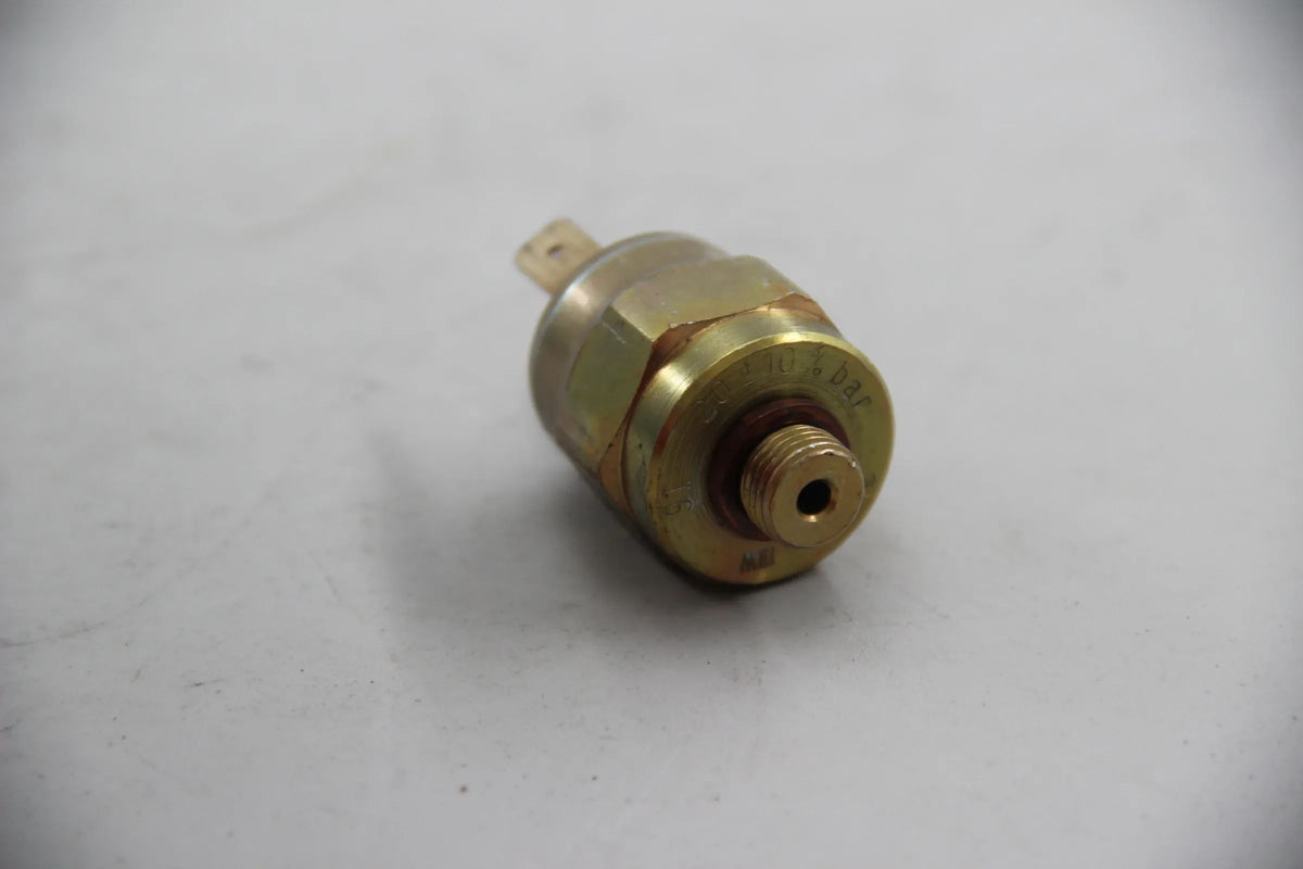 Original BMW E23 728i-745i Limousine Öldruckschalter NOS NLA 61311362977