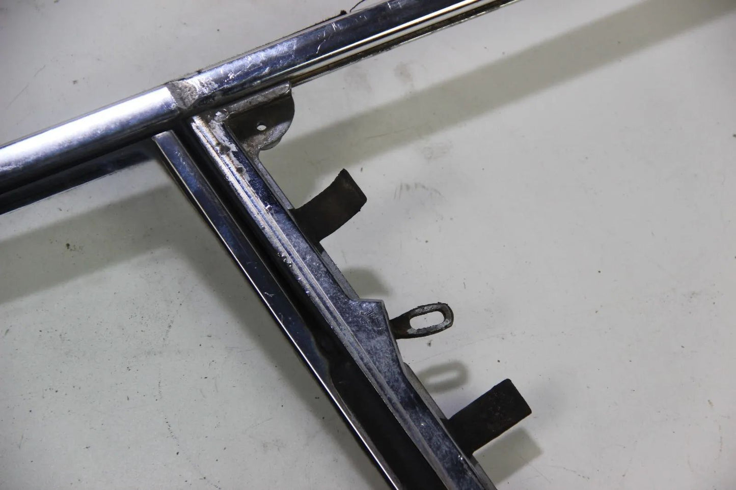 Original BMW E10 1502-2002  Dreiecksscheibe vorne links Klar Scheibenrahmen