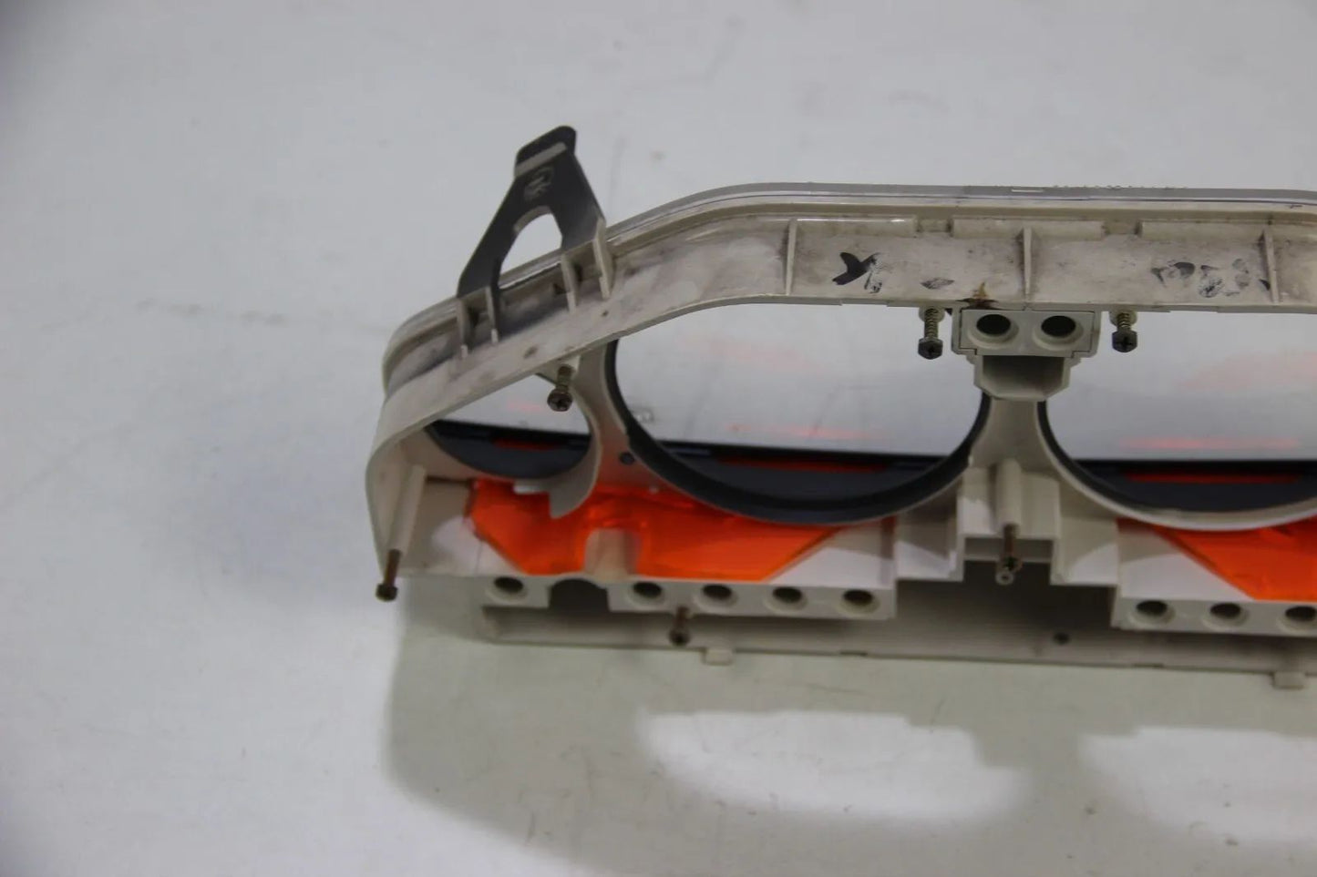 BMW E30 316i 318i Kombiinstrument Tacho Gehäuse für Tachos mit Quartz Uhr