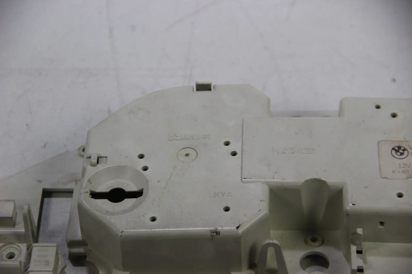 Original BMW E30 316i-325i 325e M3 	Kombiinstrument Rückplatte Weiß	1377373