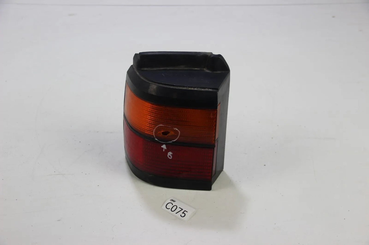 Original VW Passat 35i 	Heckleuchte Links Hella Taillight OEM 	333 945 111