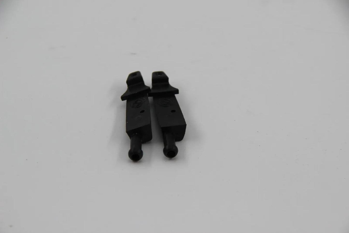 Original BMW E10 1502-2002 E21 3er E24 6er E23 2x Spritzdüse Düse 61671357608