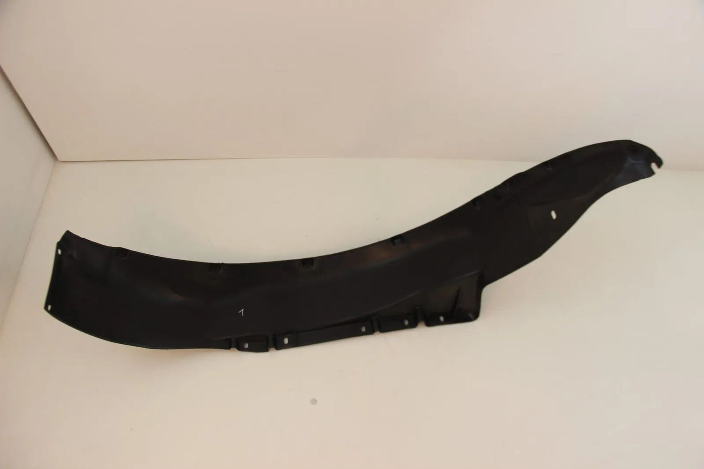 BMW E30 316-325i/x/e Abdeckung Radhaus vorne links 51711942807 Neu