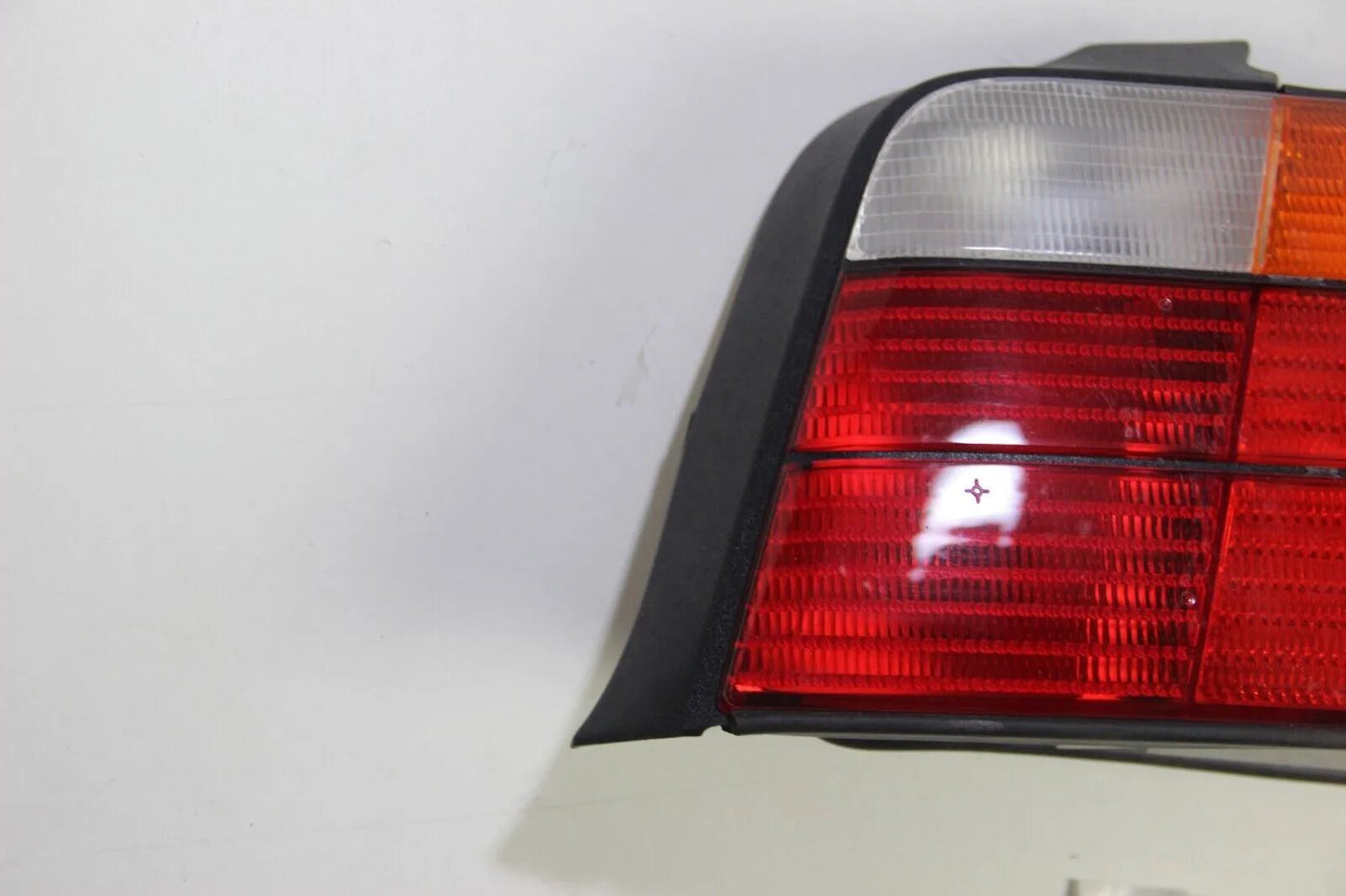 NEU Original BMW  E36 Rücklicht Heckleuchte links 63211387045 beschädigt 3er OEM