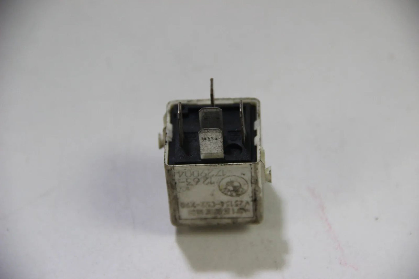 Original BMW CMSP E30 E36 E28 E39 E32 Relais Kraftstoffpumpe weiss 61361729004