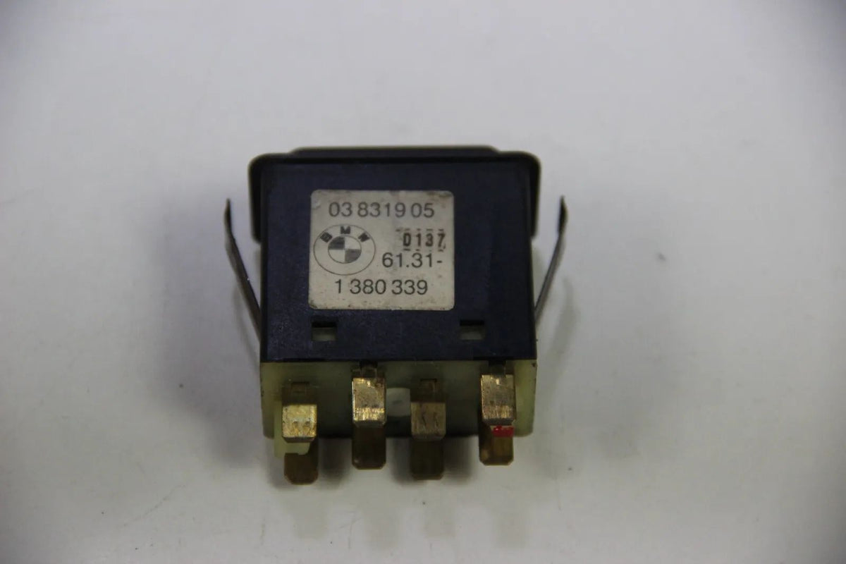 Original BMW E28 E30 Warnblinkleuchte Schalter / Gefahrenhinweis 1380339
