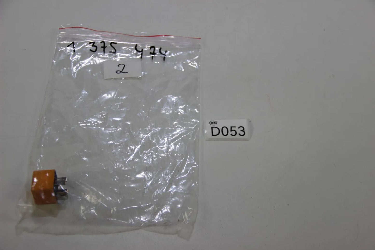 Original BMW E30 E32 E21 Relais  Arbeitsstrom Schliesserrelais orange  1375474