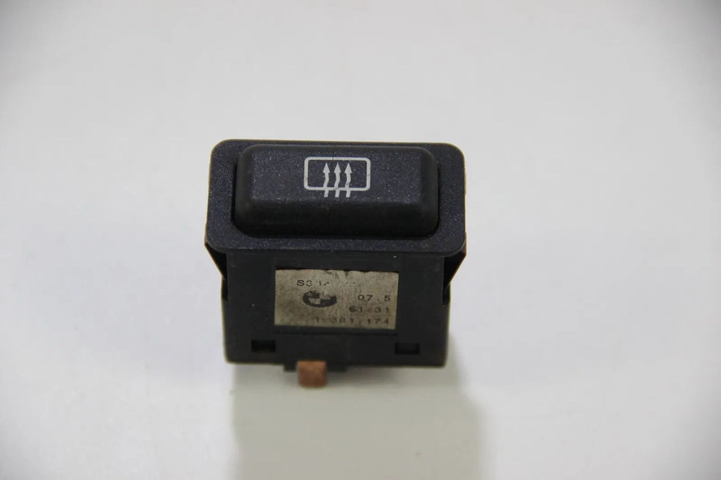BMW E30 E24 E28 E23 Elektrischer Schalter Heizbare Heckscheibe 61311381174