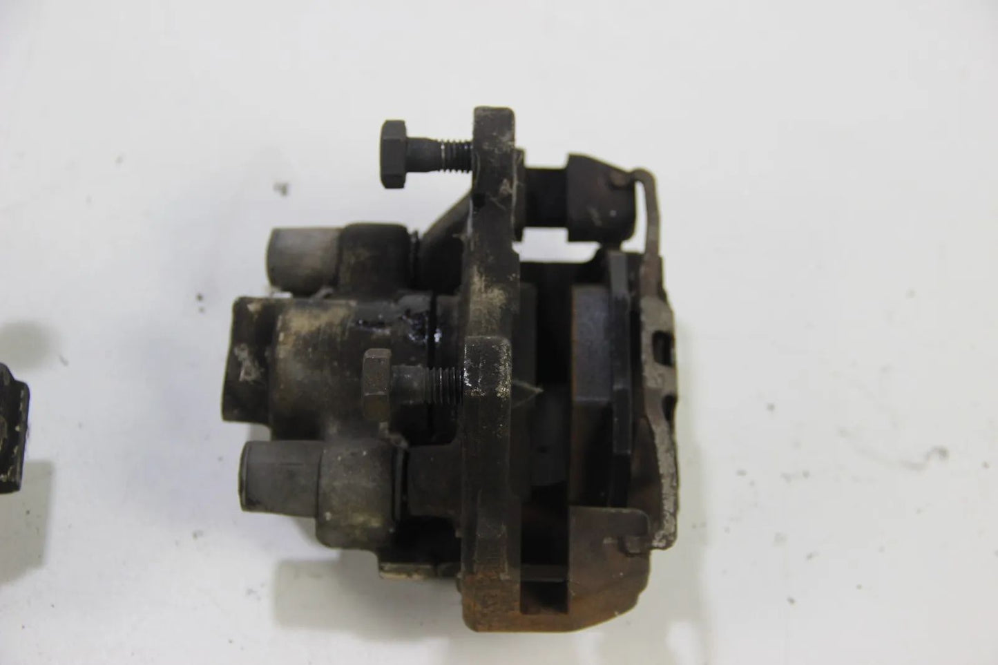 Original BMW E24 635csi E28 5er Bremssattel Sattelhalter hinten links rechts