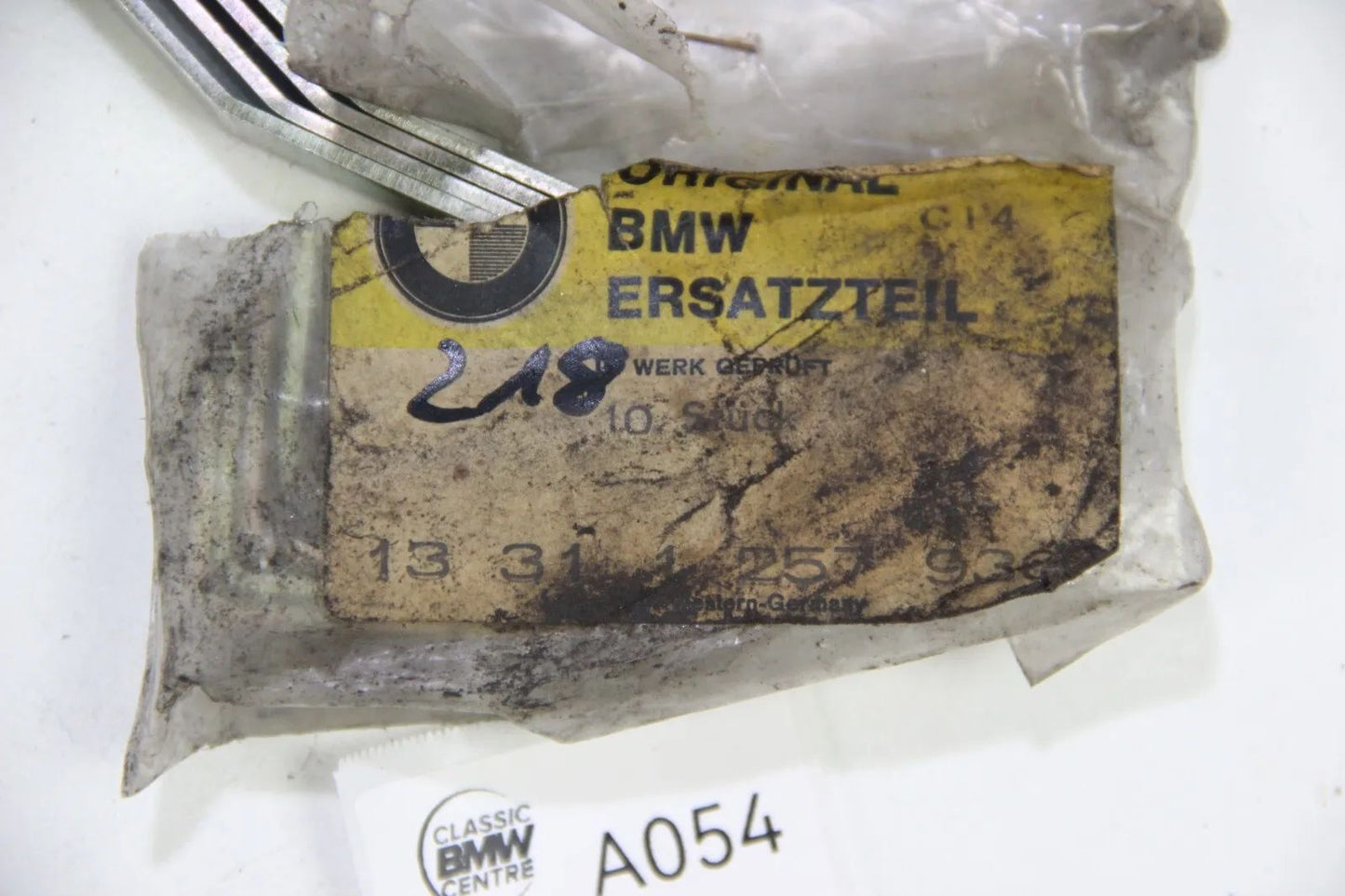 NEU Original BMW E12 520 M10 Winkel Menge 10 NOS 13311257936 Bracket Angle