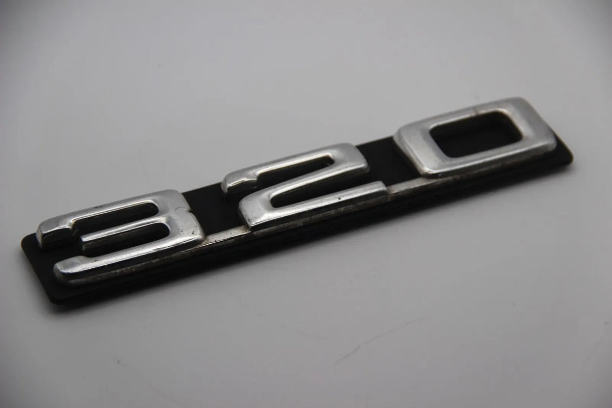 Original BMW E21 320  Modellbezeichnung Emblem Badge Schriftzug Typenschild