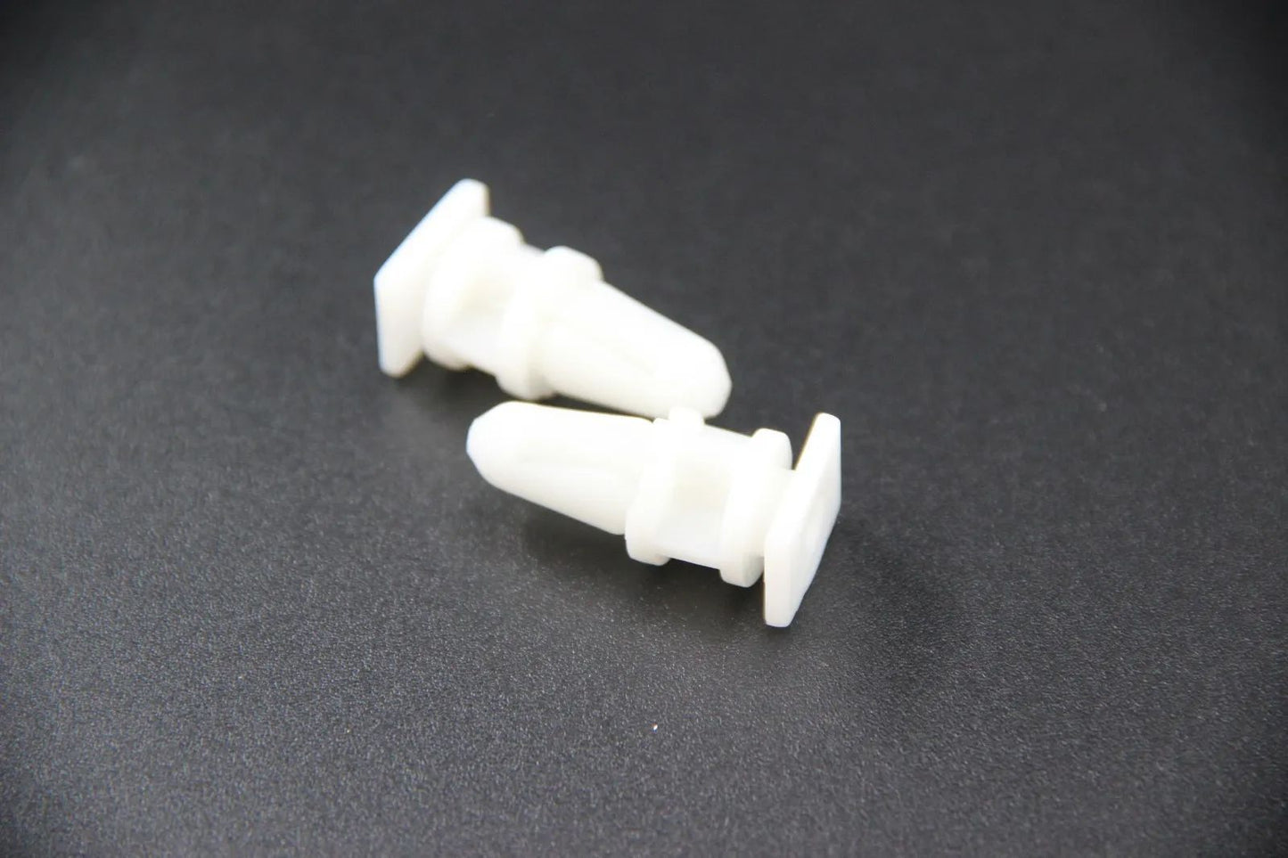 Original BMW E34 M5 /3.6/3.8  Klammer Einstiegleistenblende 2Stk 51471928808