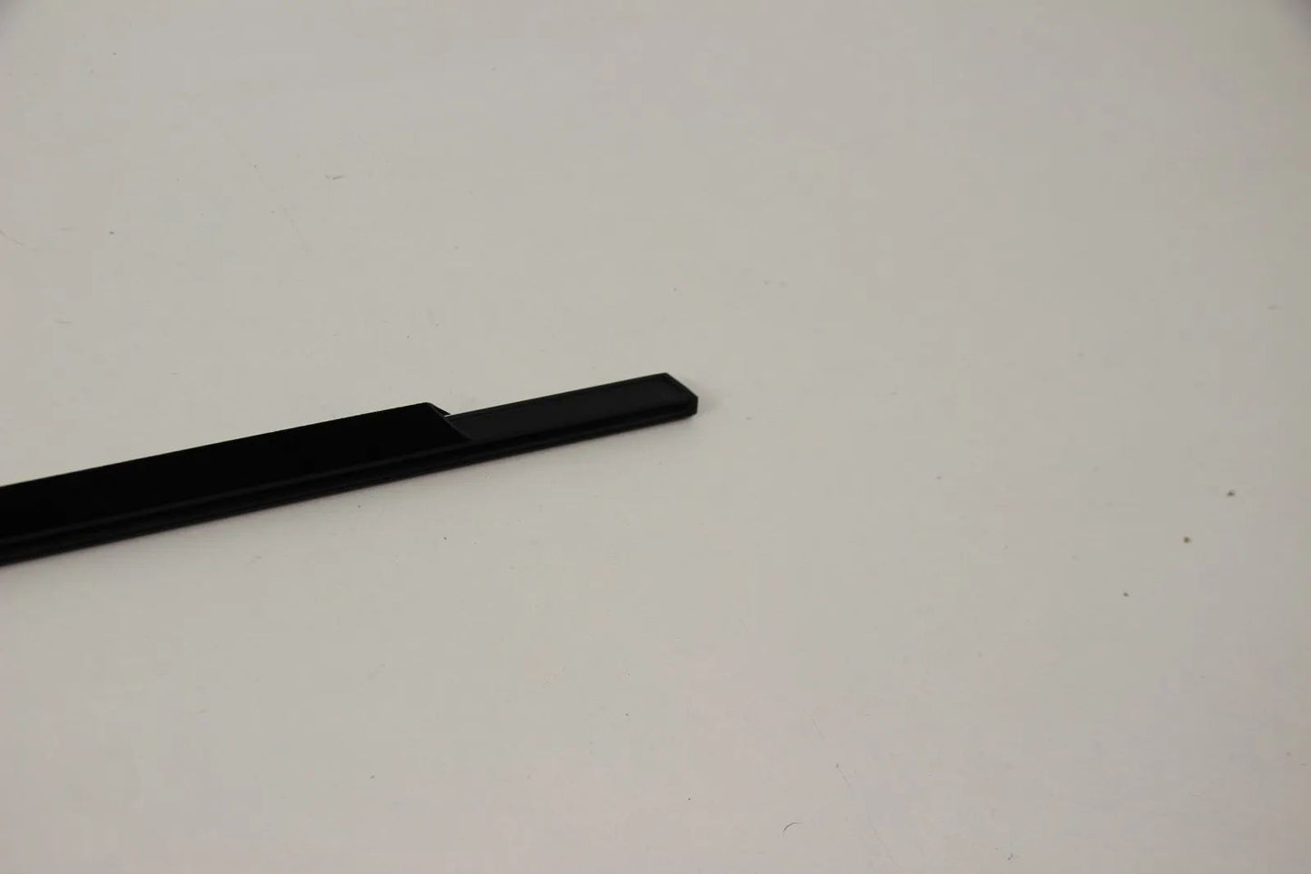 BMW E46 3er 316i-330i Limo Schachtabdeckung hinten aussen links 51348194709