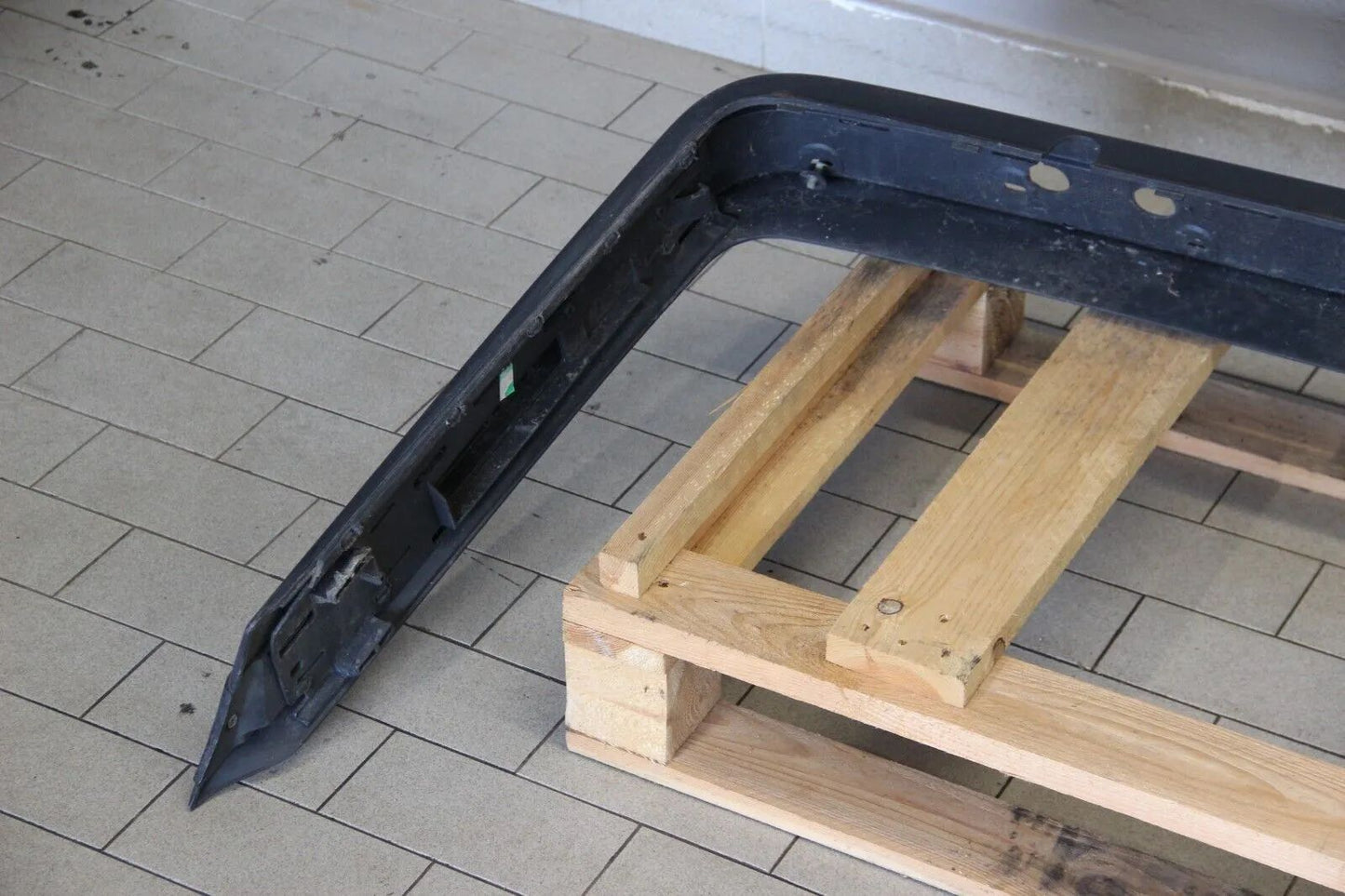 Original BMW E30 87-94 Stoßstange hinten NFL Malachitgrün mit Träger 51121945925