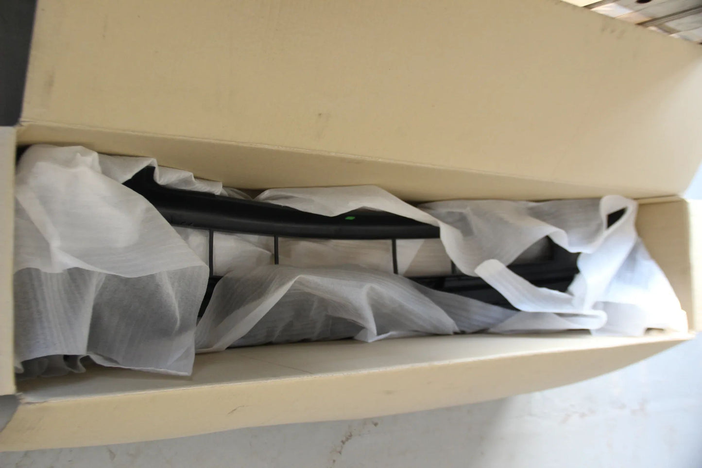 Original BMW E36 316-328i bis 09/96 Verkleidung Stossfänger vorn  51118222434