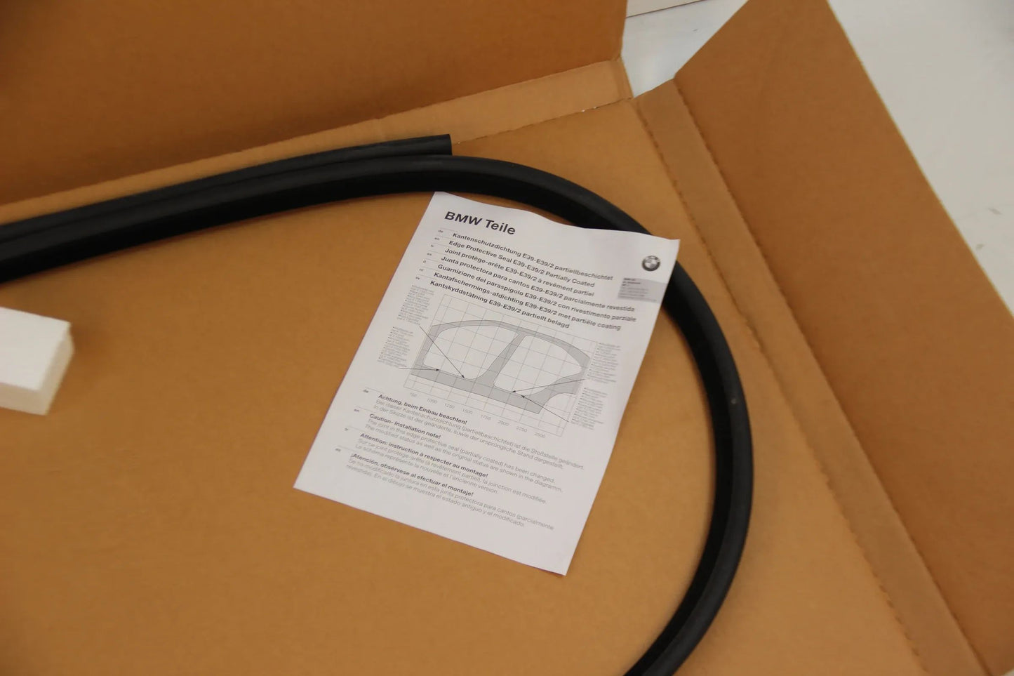 Original BMW 5er E39 520d-540iP M5 S62 Kantenschutz hinten  51728259915