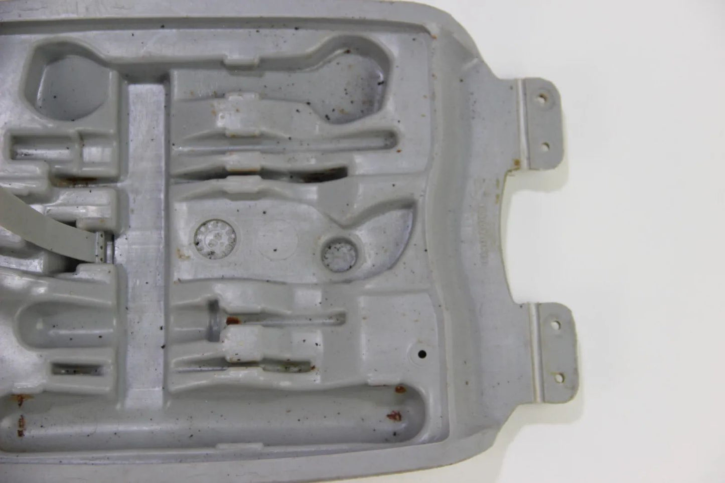 Original BMW E12 Bordwerkzeug Kasten Klein 71111112849 Werkzeug 5er OEM